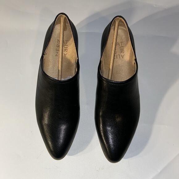 NIB Women's Naturalizer Carlyn Faux Leather Block Heel Booties 6 M - Picture 7 of 10